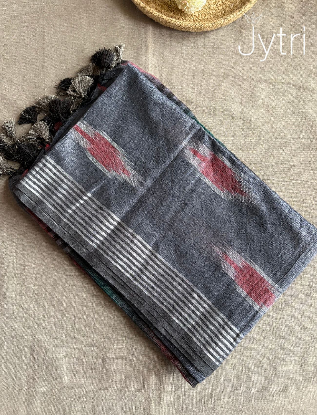 Grey Ikkat Print Saree