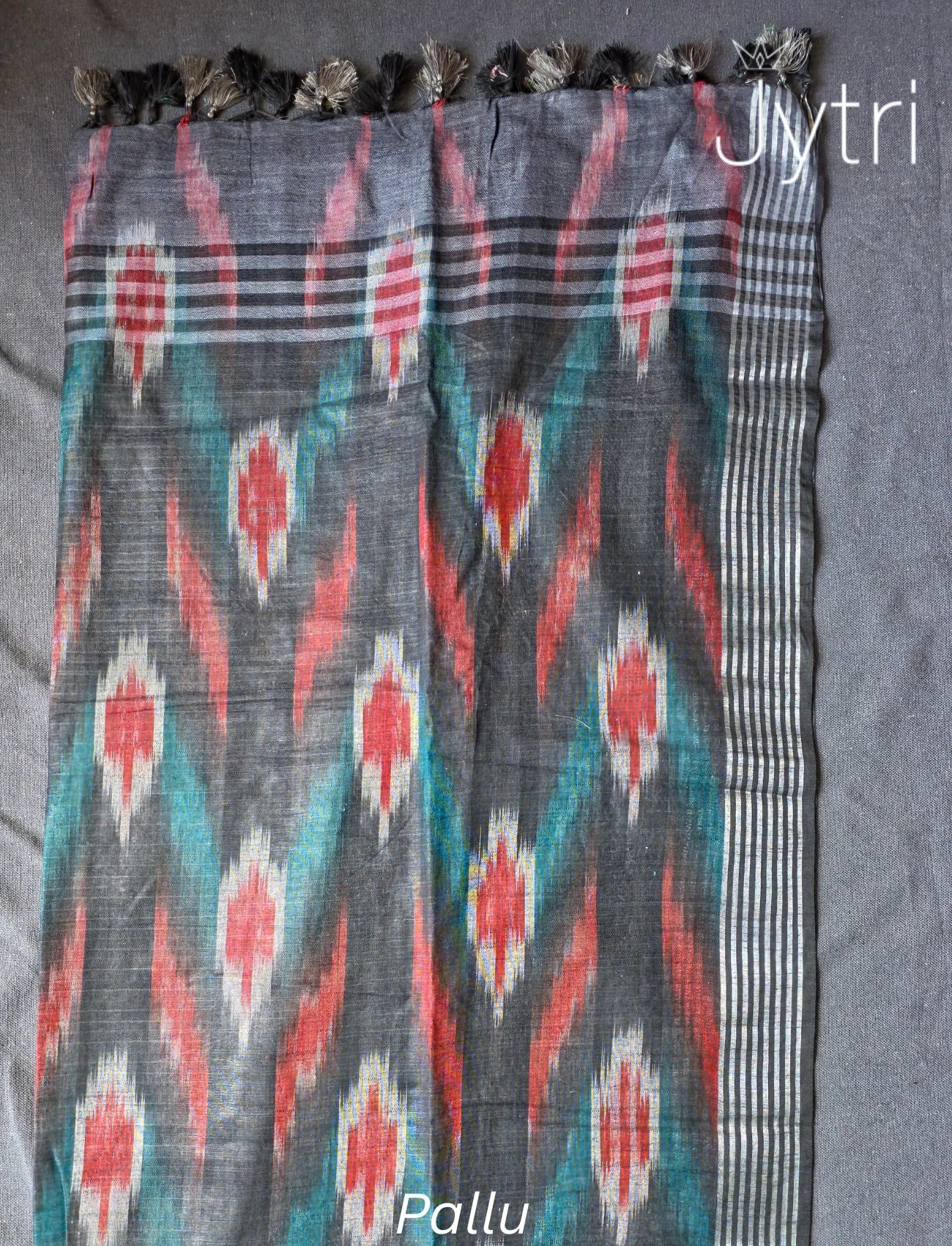 Ikkat Print Saree Grey